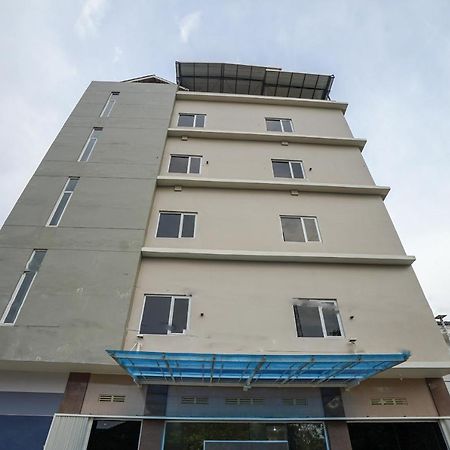 Oyo 616 Express Inn Palembang Exterior photo