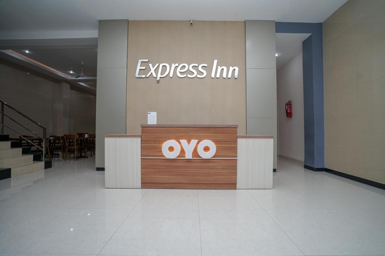 Oyo 616 Express Inn Palembang Exterior photo