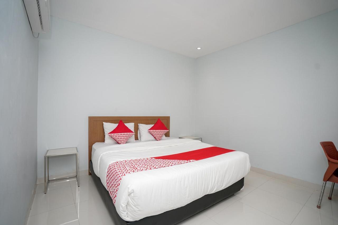 Oyo 616 Express Inn Palembang Exterior photo