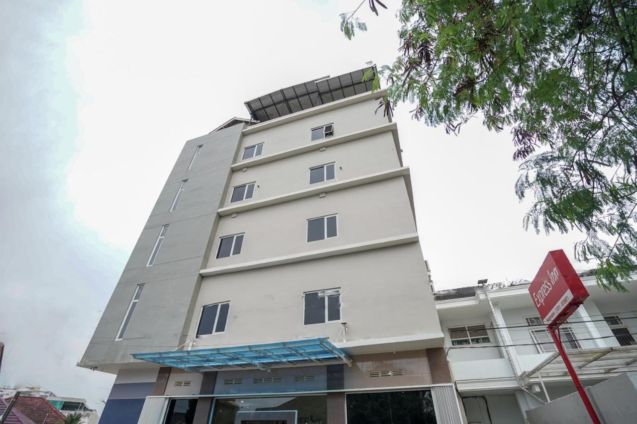 Oyo 616 Express Inn Palembang Exterior photo