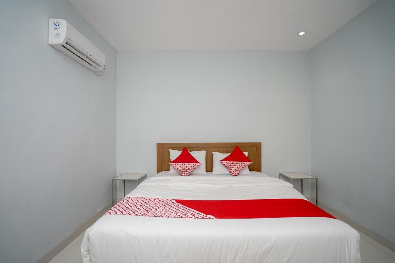 Oyo 616 Express Inn Palembang Exterior photo