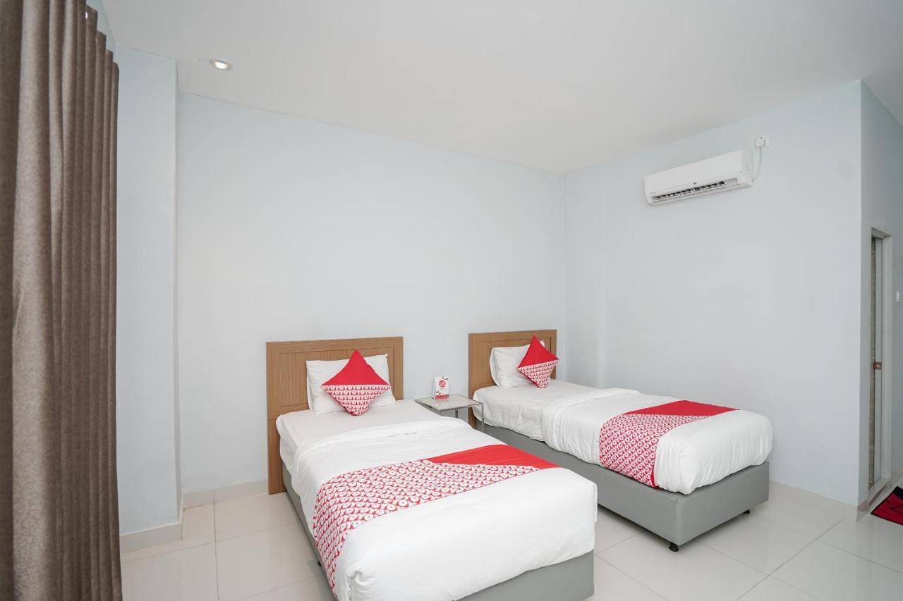 Oyo 616 Express Inn Palembang Exterior photo