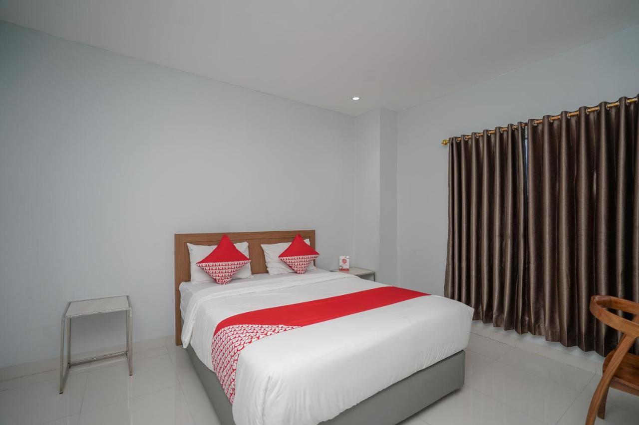 Oyo 616 Express Inn Palembang Exterior photo